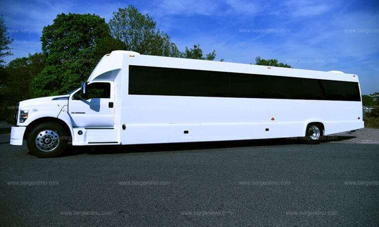 Party Bus Ford F750 Nj 17 762x456