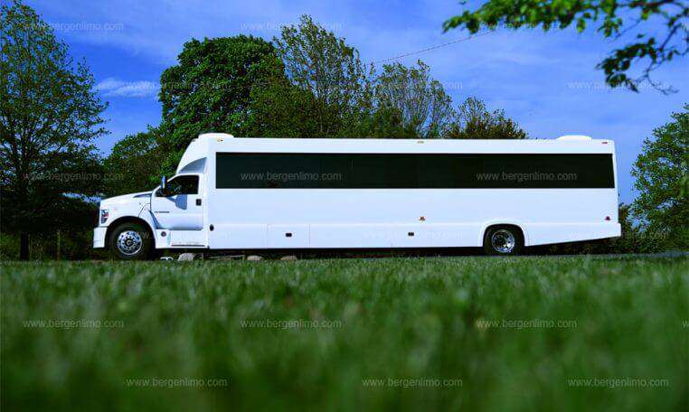 Party Bus Ford F750 Nj 4 762x456